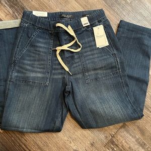 Judy Blue denim joggers. Size 7/28, inseam is 31”. Soft, stretchy, and so cute.